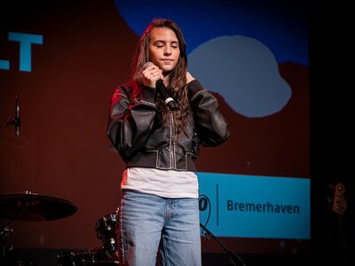 The Voice Kids-Gewinnerin Georgia Balke | © AWO Bremerhaven/Simone Hryzyk