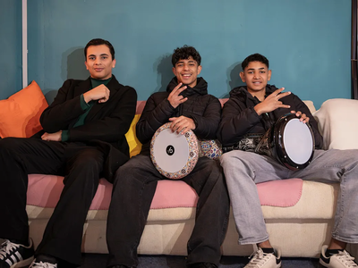 Drei Jugendliche auf einer Couch | © AWO Bremerhaven / Simone Hryzyk